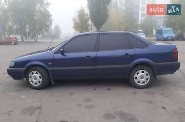 Седан Volkswagen Passat 1996 в Ровно