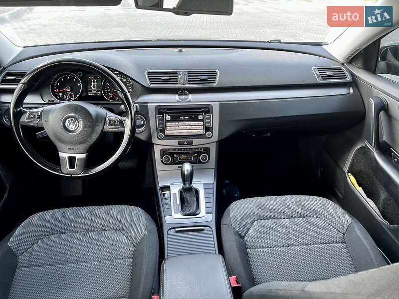 Универсал Volkswagen Passat 2011 в Днепре