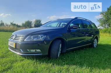 Універсал Volkswagen Passat 2013 в Львові