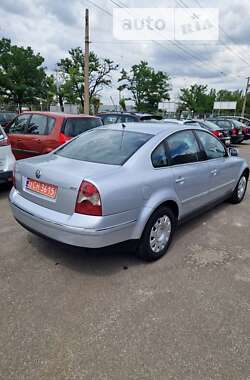 Седан Volkswagen Passat 2004 в Николаеве