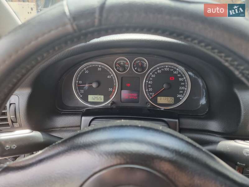 Універсал Volkswagen Passat 2001 в Полтаві