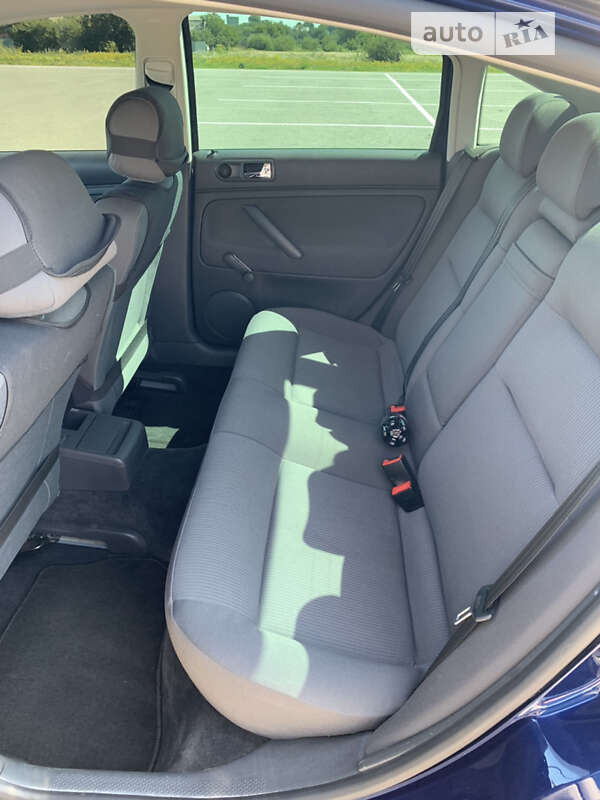 Седан Volkswagen Passat 2004 в Кобеляках фото 13 Седан Volkswagen Passat 2004 в Кобеляках