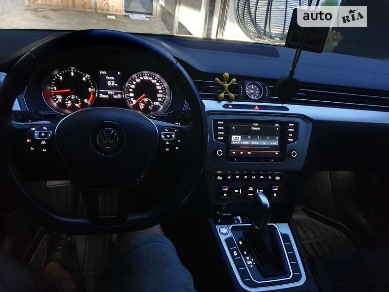Седан Volkswagen Passat 2015 в Виноградове