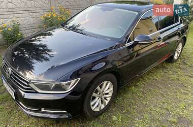 Седан Volkswagen Passat 2015 в Киеве