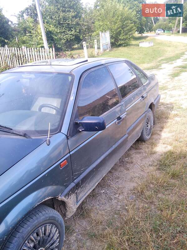 Седан Volkswagen Passat 1988 в Сокирянах