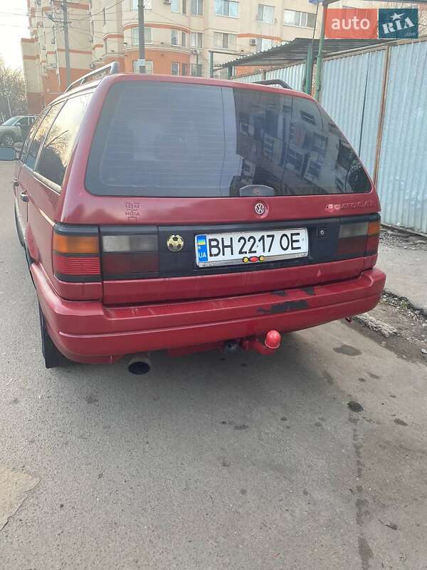 Универсал Volkswagen Passat 1991 в Одессе