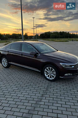 Седан Volkswagen Passat 2015 в 