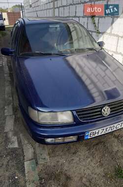 Седан Volkswagen Passat 1993 в Измаиле