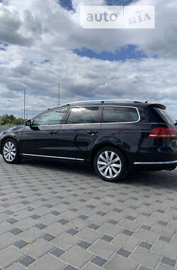 Універсал Volkswagen Passat 2012 в Дубровиці