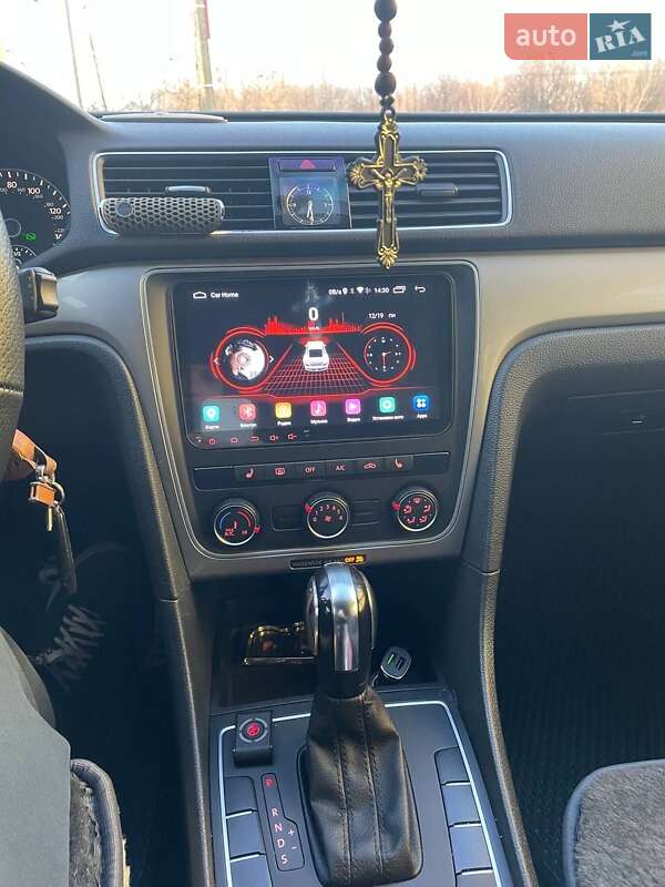 Седан Volkswagen Passat 2013 в Кам'янець-Подільському