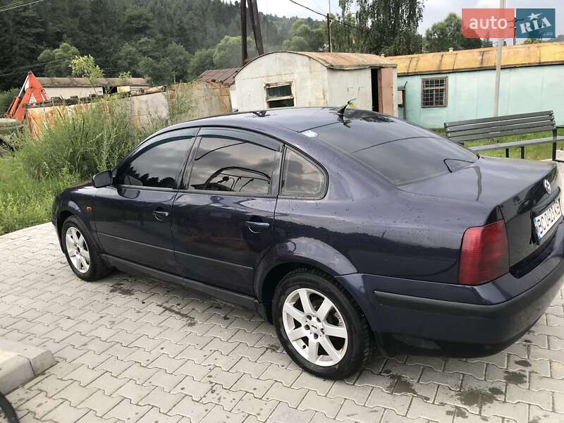 Седан Volkswagen Passat 1998 в Трускавці