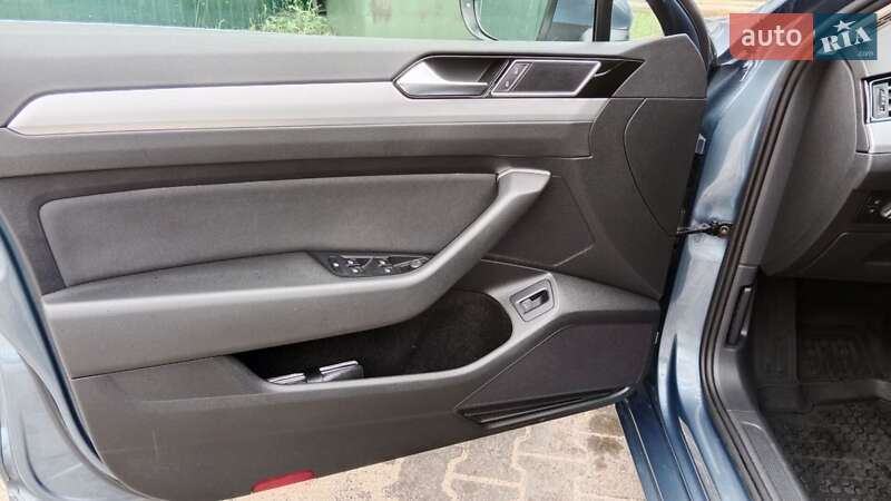 Універсал Volkswagen Passat 2015 в Києві