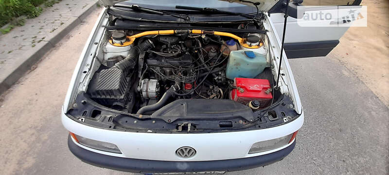 Універсал Volkswagen Passat 1988 в Шумську
