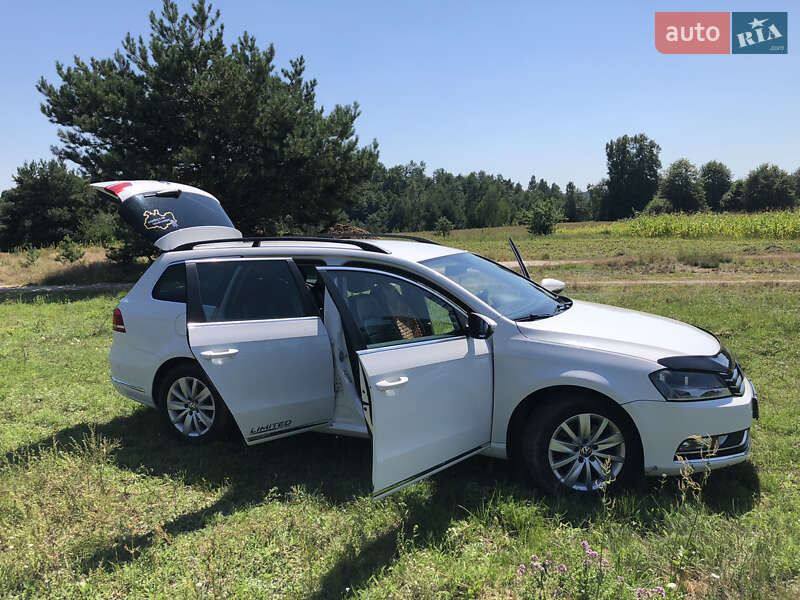 Універсал Volkswagen Passat 2011 в Рівному