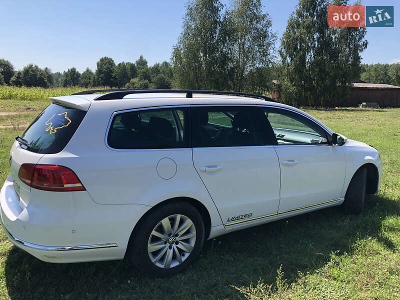 Універсал Volkswagen Passat 2011 в Рівному