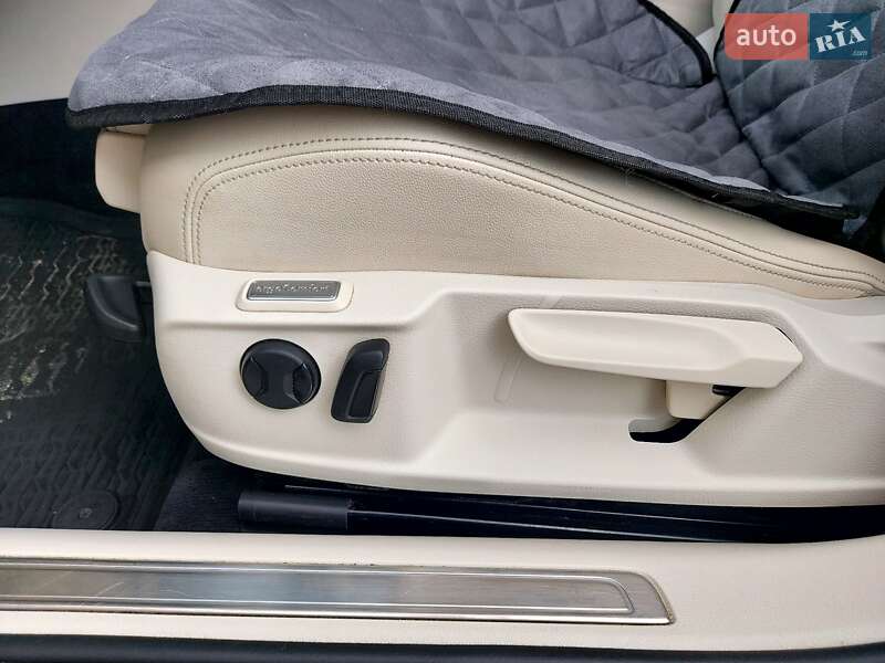 Універсал Volkswagen Passat 2015 в Тернополі