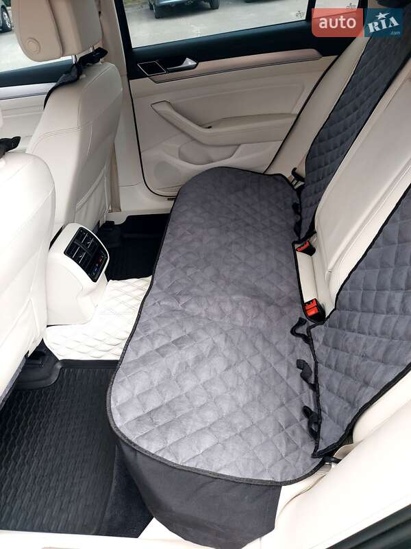 Універсал Volkswagen Passat 2015 в Тернополі