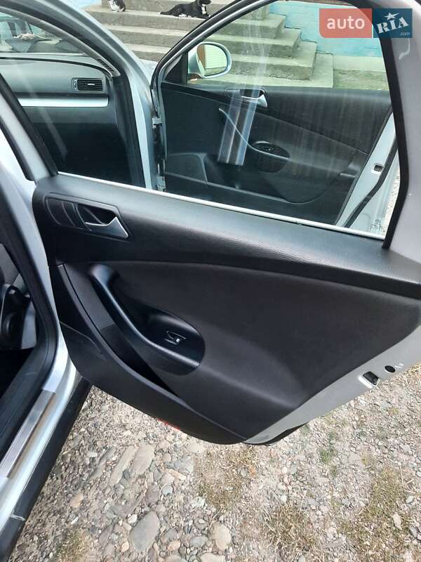 Універсал Volkswagen Passat 2008 в Чернівцях