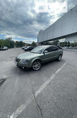 Седан Volkswagen Passat 2003 в Черкассах