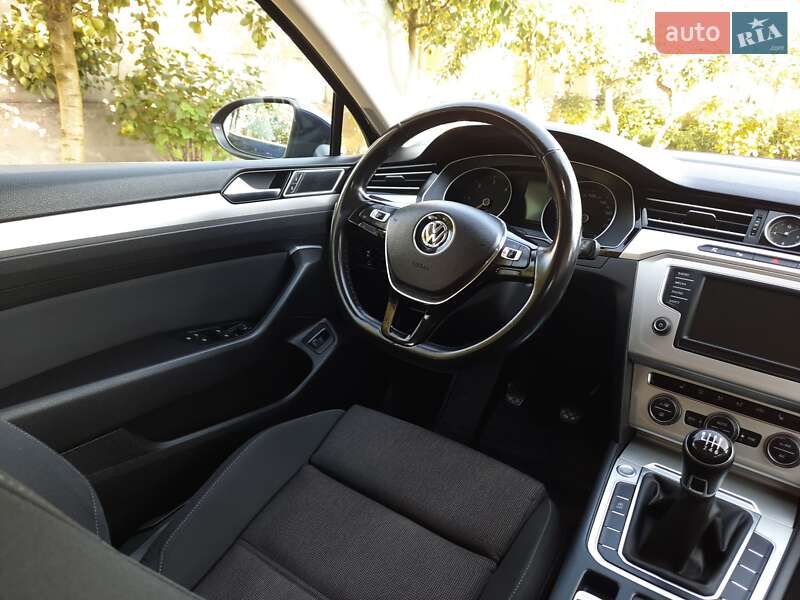 Универсал Volkswagen Passat 2015 в Радивилове