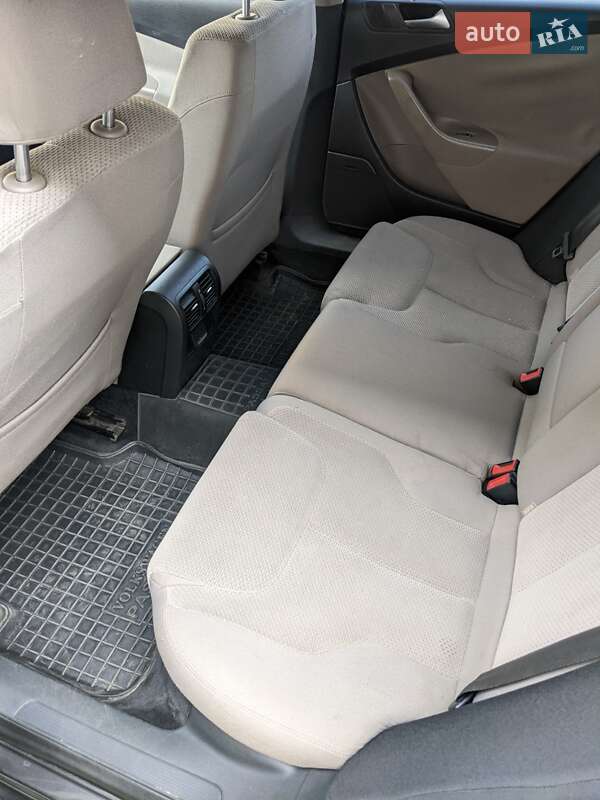 Универсал Volkswagen Passat 2009 в Городке
