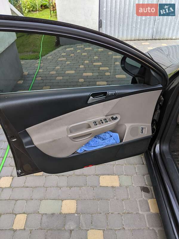 Универсал Volkswagen Passat 2009 в Городке