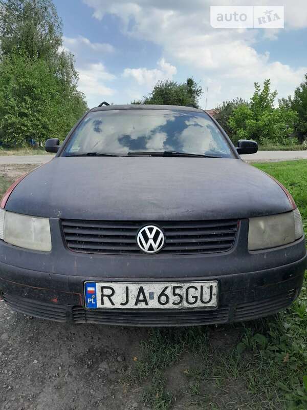 Универсал Volkswagen Passat 1997 в Боровой