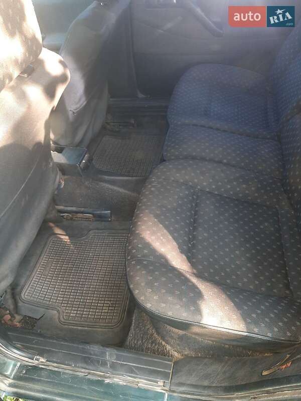 Седан Volkswagen Passat 1994 в Первомайске