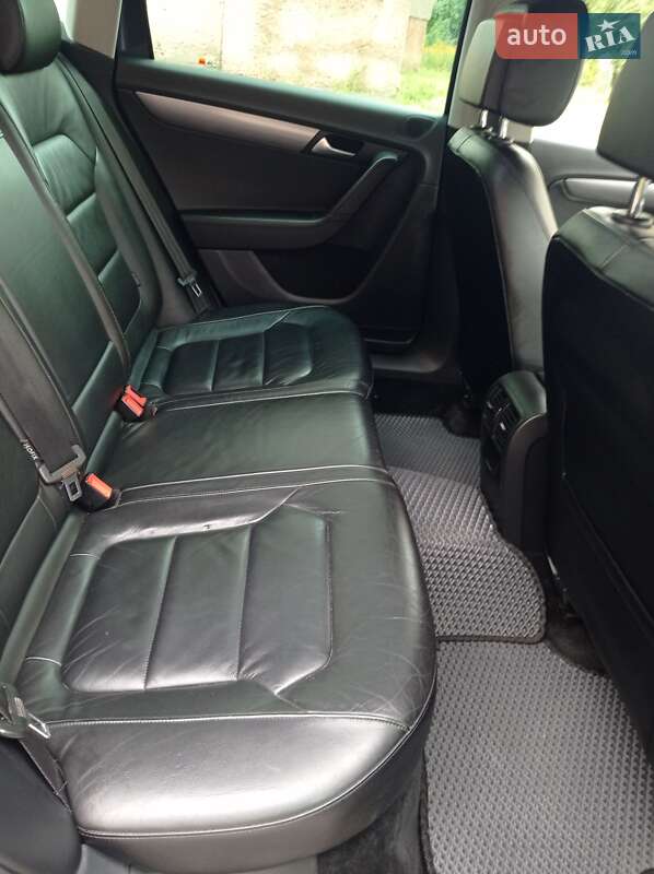 Універсал Volkswagen Passat 2011 в Львові