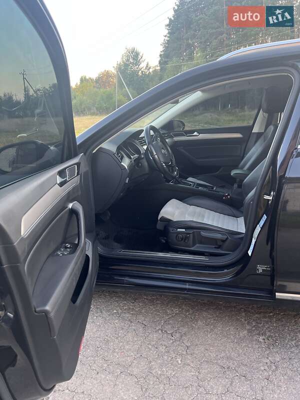 Универсал Volkswagen Passat 2015 в Житомире