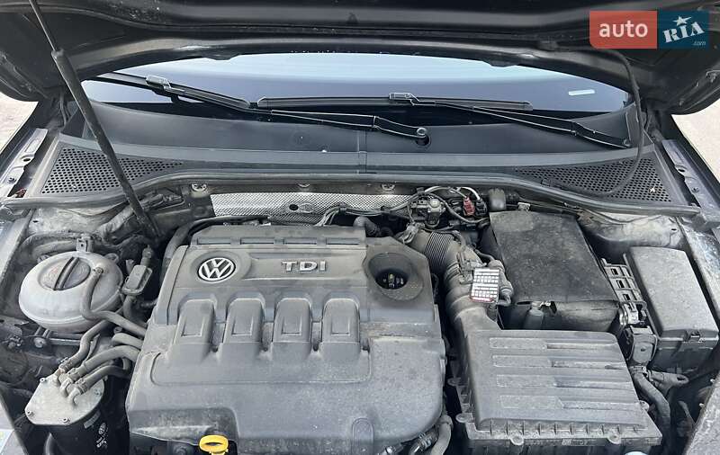 Универсал Volkswagen Passat 2015 в Житомире