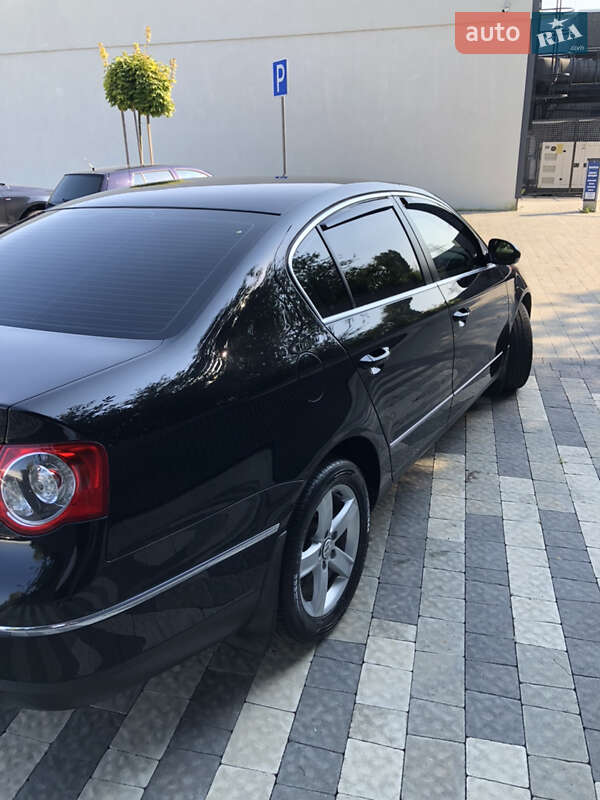 Седан Volkswagen Passat 2008 в Ужгороде