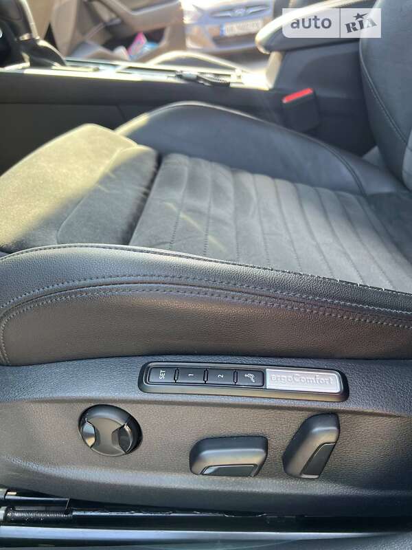 Седан Volkswagen Passat 2017 в Киеве