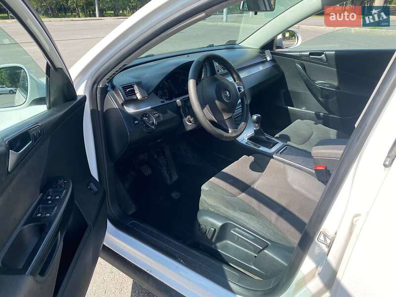 Универсал Volkswagen Passat 2010 в Харькове