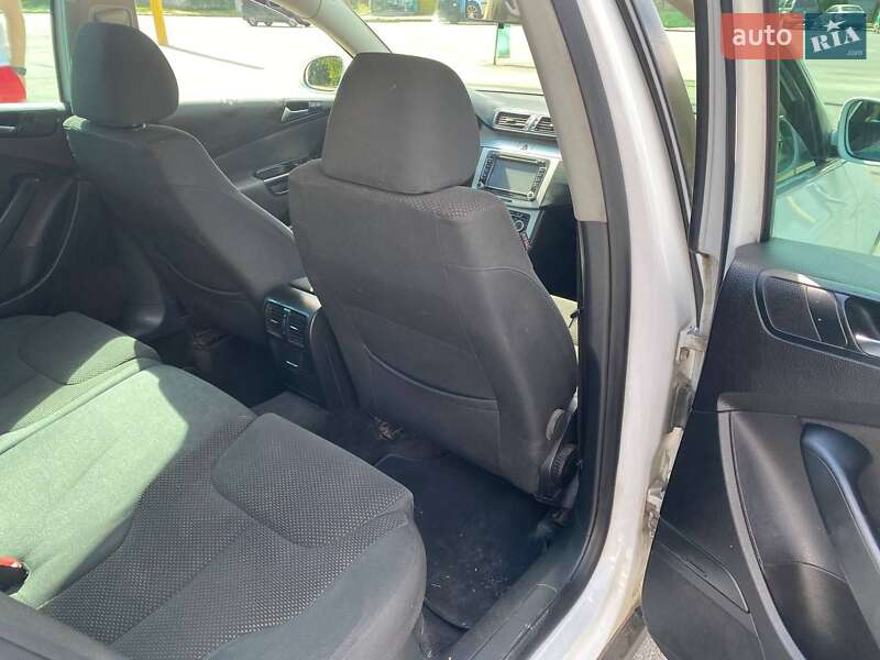 Универсал Volkswagen Passat 2010 в Харькове