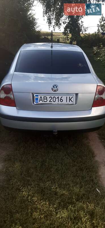Седан Volkswagen Passat 2001 в Томашполі
