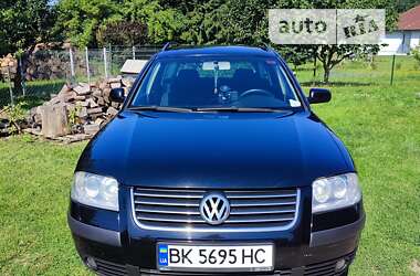 Универсал Volkswagen Passat 2002 в Вараше