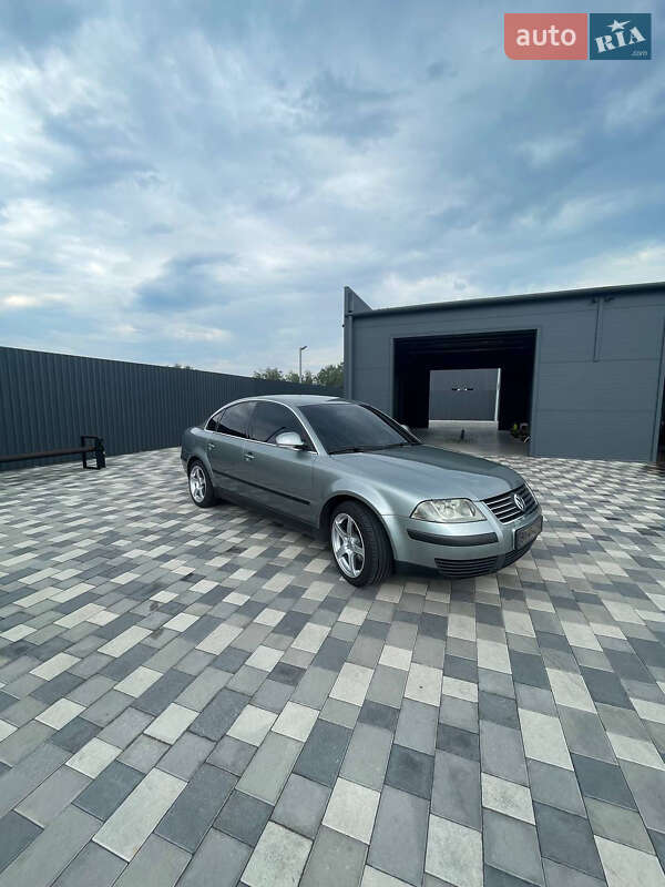 Седан Volkswagen Passat 2004 в Полтаві