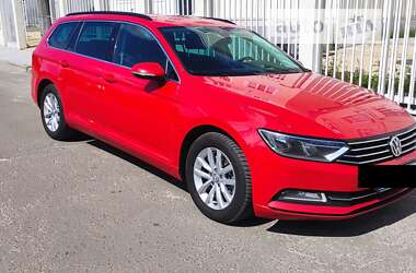 Универсал Volkswagen Passat 2015 в Киеве