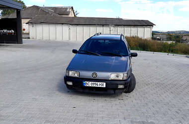 Универсал Volkswagen Passat 1990 в Шумске