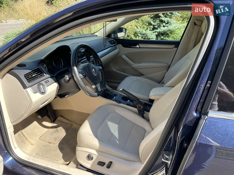 Седан Volkswagen Passat 2015 в Харкові