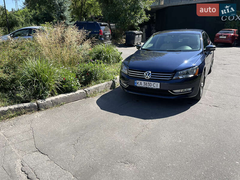 Седан Volkswagen Passat 2015 в Харкові