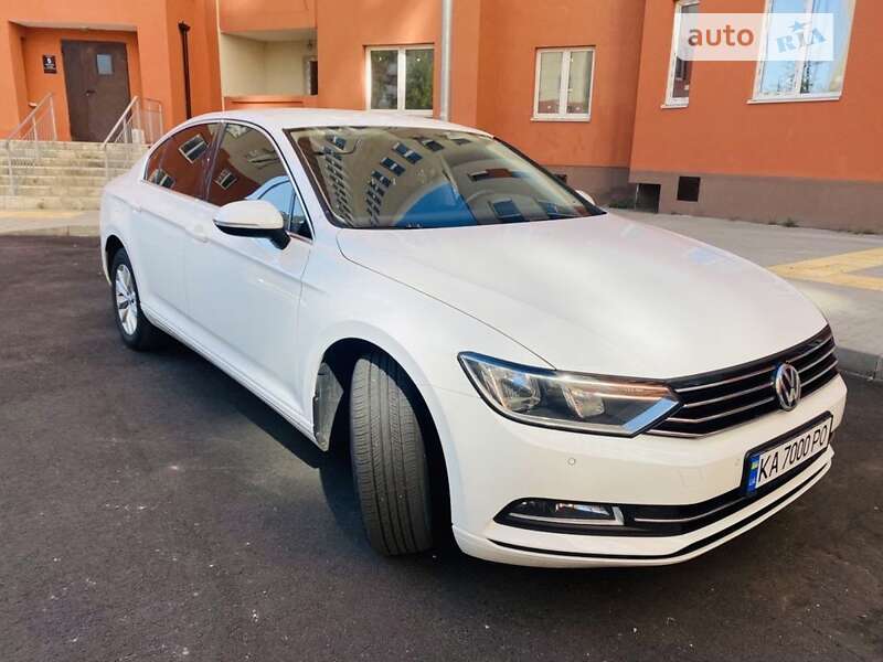 Седан Volkswagen Passat 2015 в Киеве