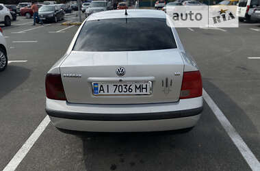 Седан Volkswagen Passat 1999 в 