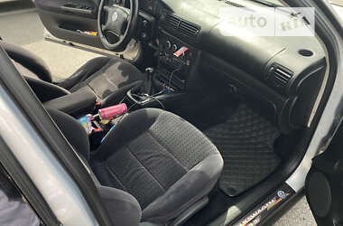 Седан Volkswagen Passat 1999 в 
