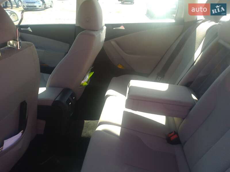 Универсал Volkswagen Passat 2010 в Ровно