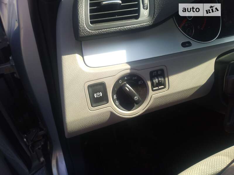 Универсал Volkswagen Passat 2010 в Ровно