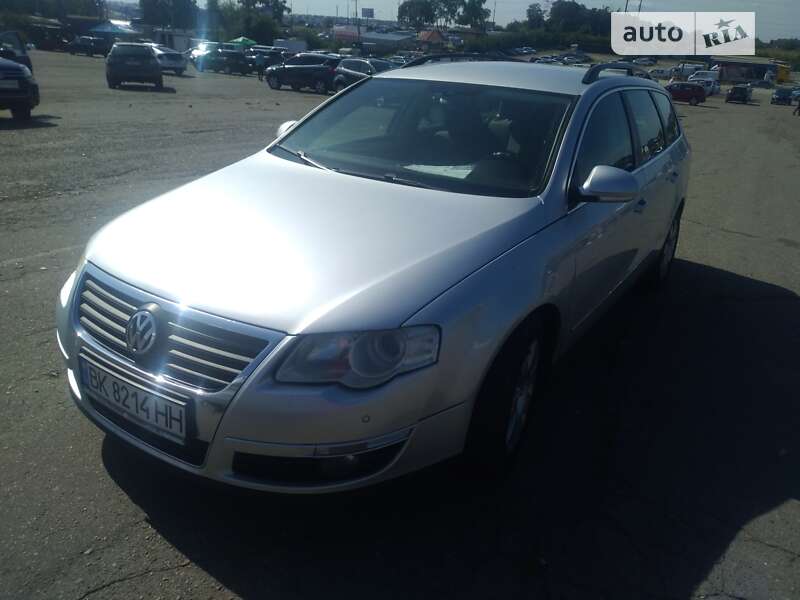 Универсал Volkswagen Passat 2010 в Ровно