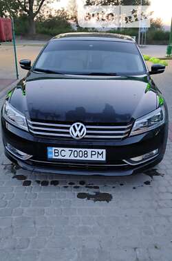 Седан Volkswagen Passat 2014 в Золочеве