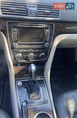 Седан Volkswagen Passat 2014 в Києві